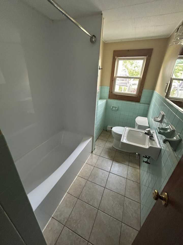 8 Blauvelt Dr #1 - Photo 6 of 7