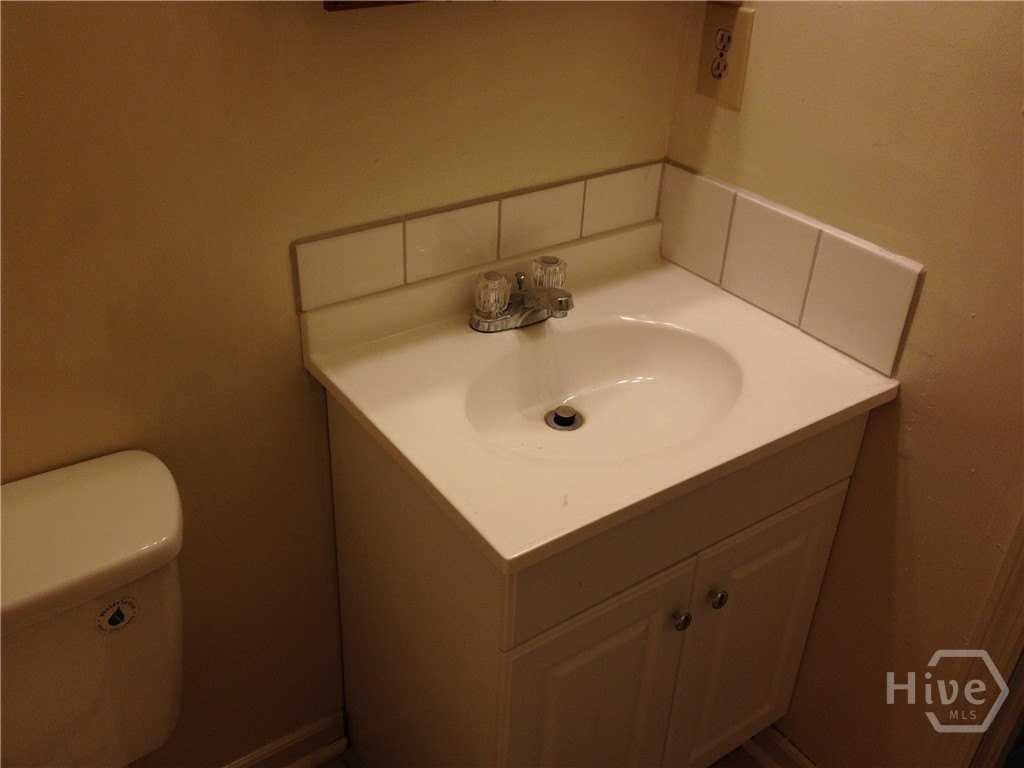 124 Parkridge Ct - Photo 3 of 4