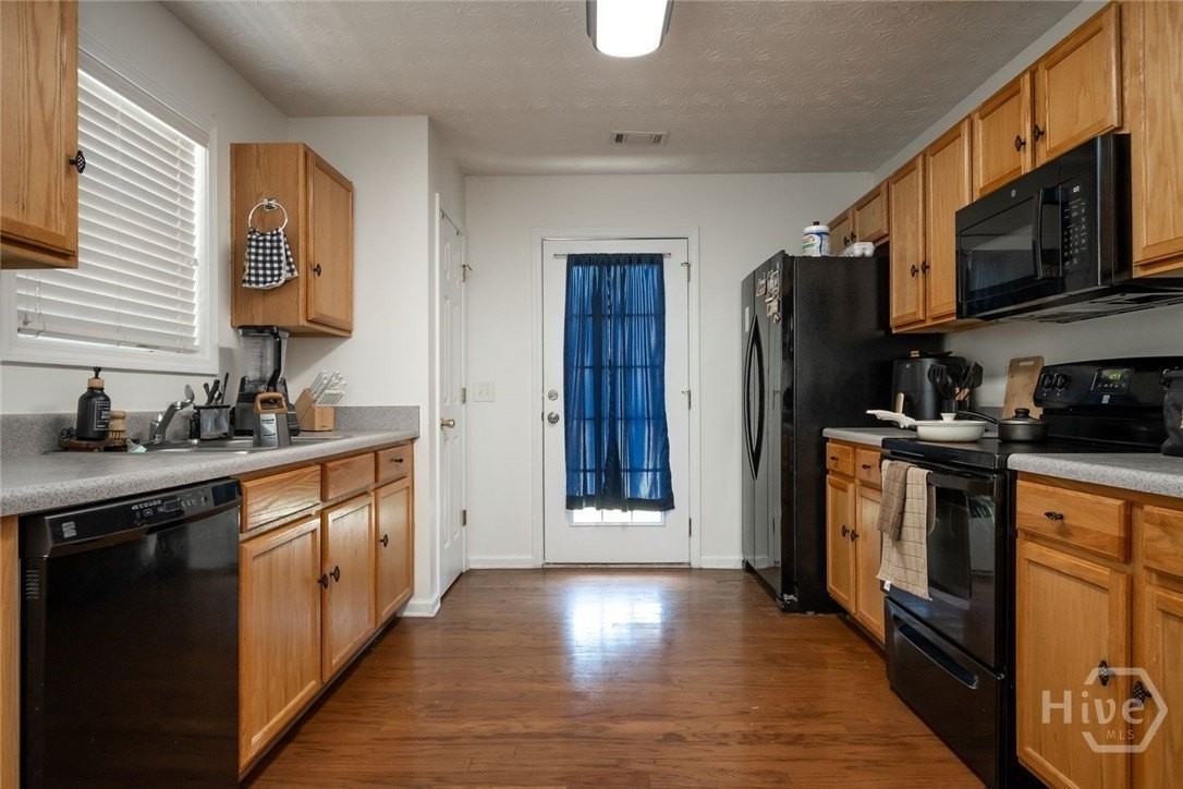 213 Sidney Lanier Ave - Photo 2 of 21