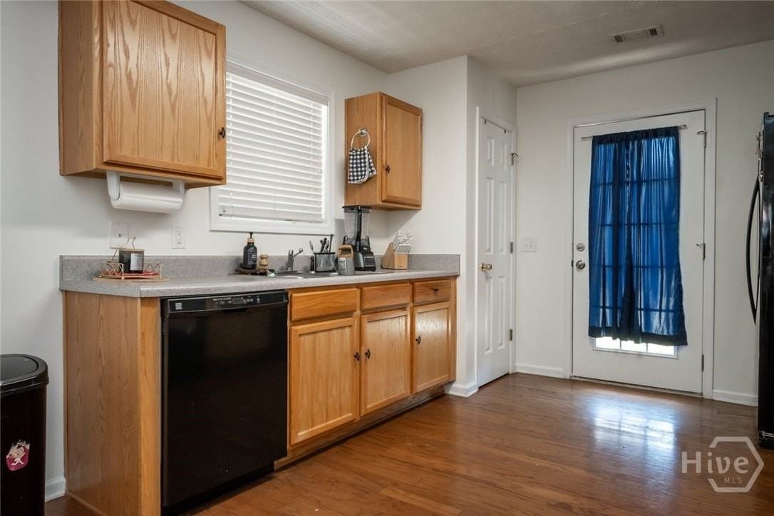 213 Sidney Lanier Ave - Photo 3 of 21