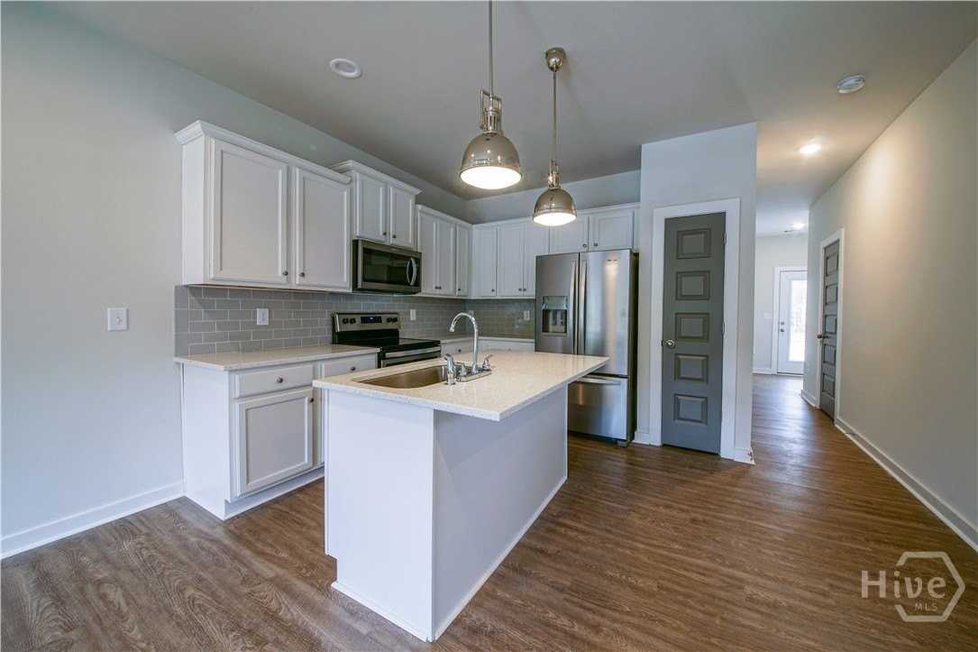 305 Lorien Way - Photo 2 of 13