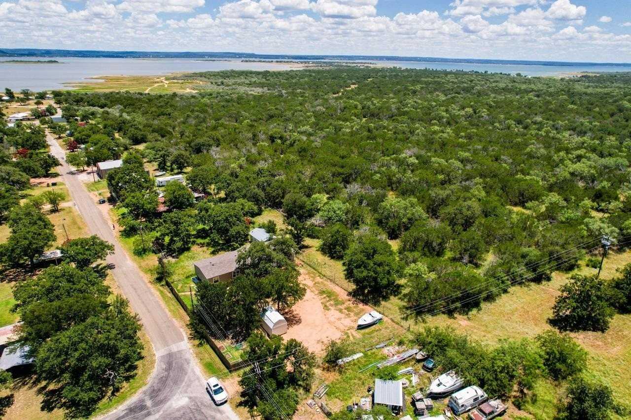 636 South St - Photo 2 of 30