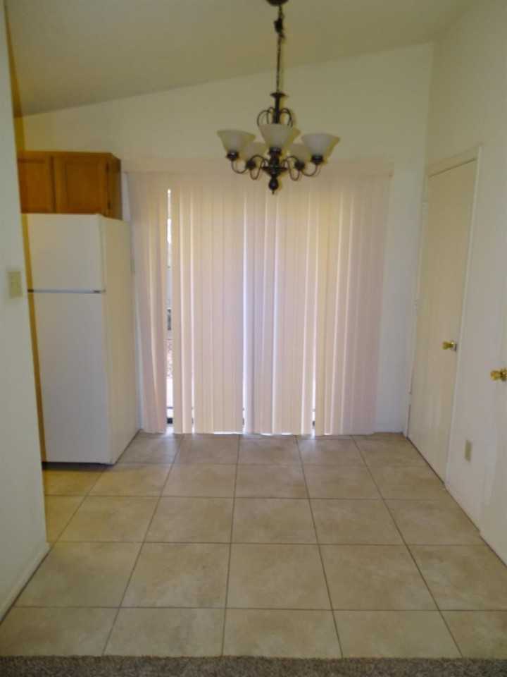 212 N Troy Ave Unit B - Photo 7 of 17