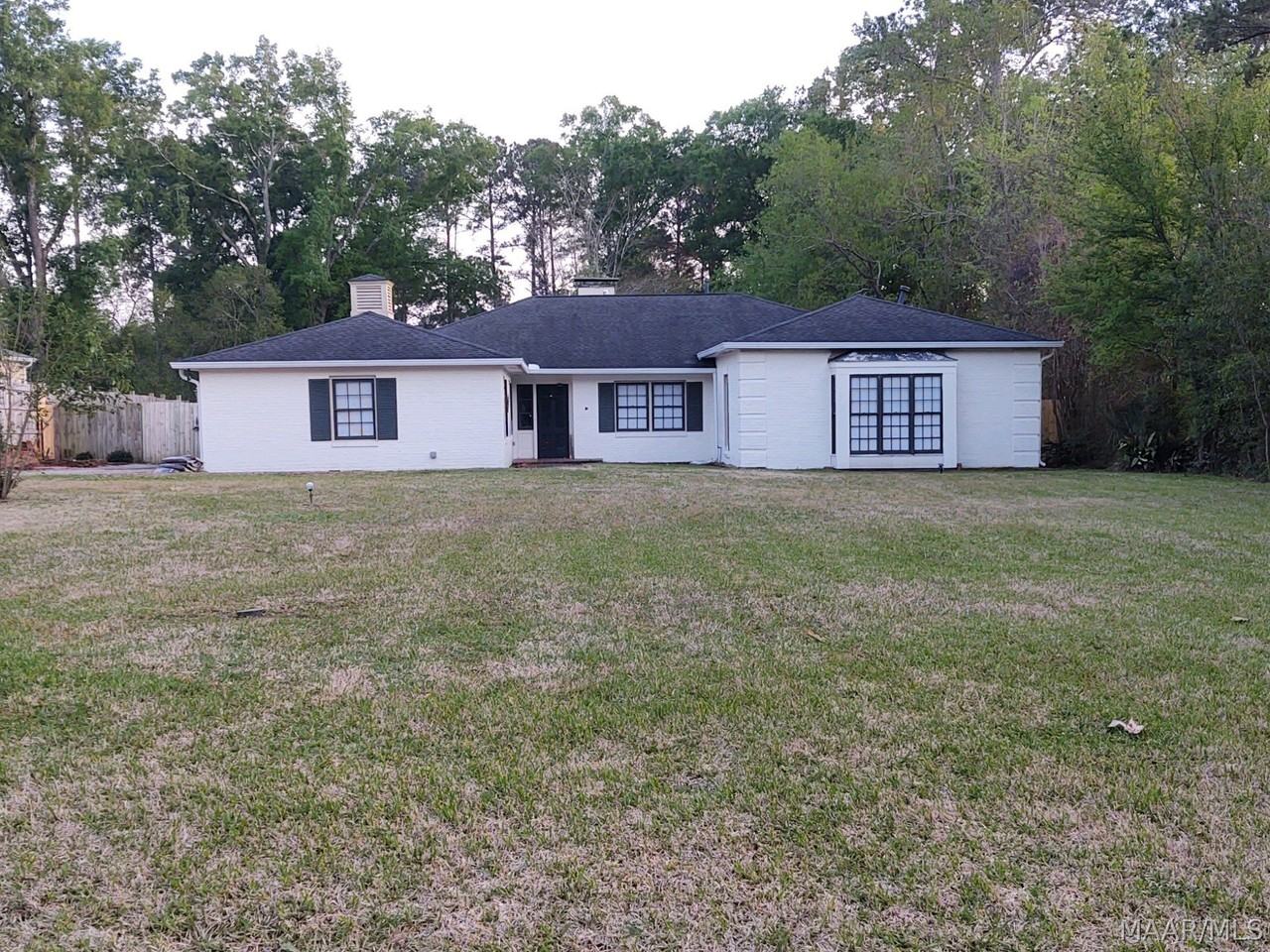 1244 Gregory Ave - Photo 3 of 39