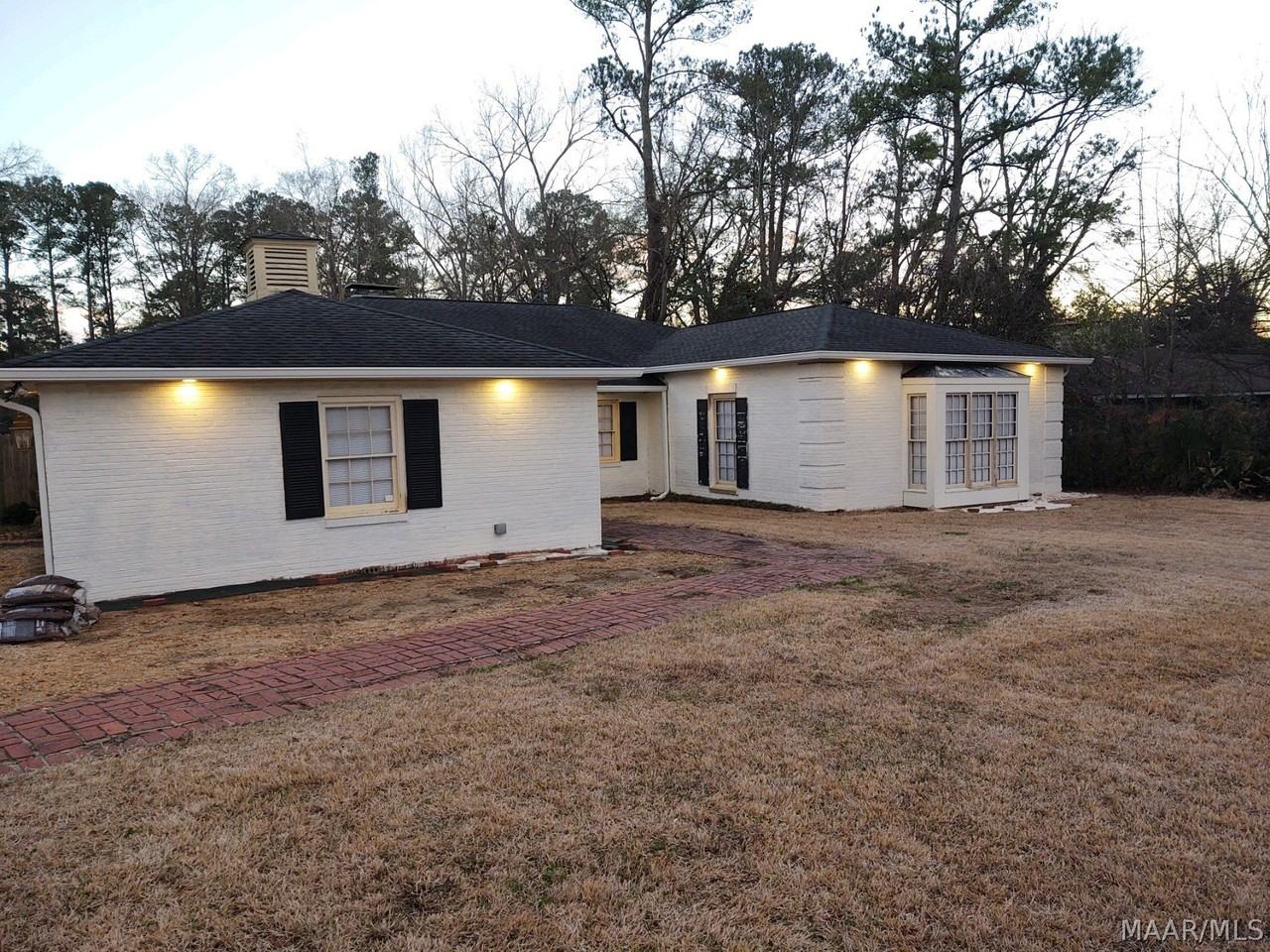 1244 Gregory Ave - Photo 5 of 39