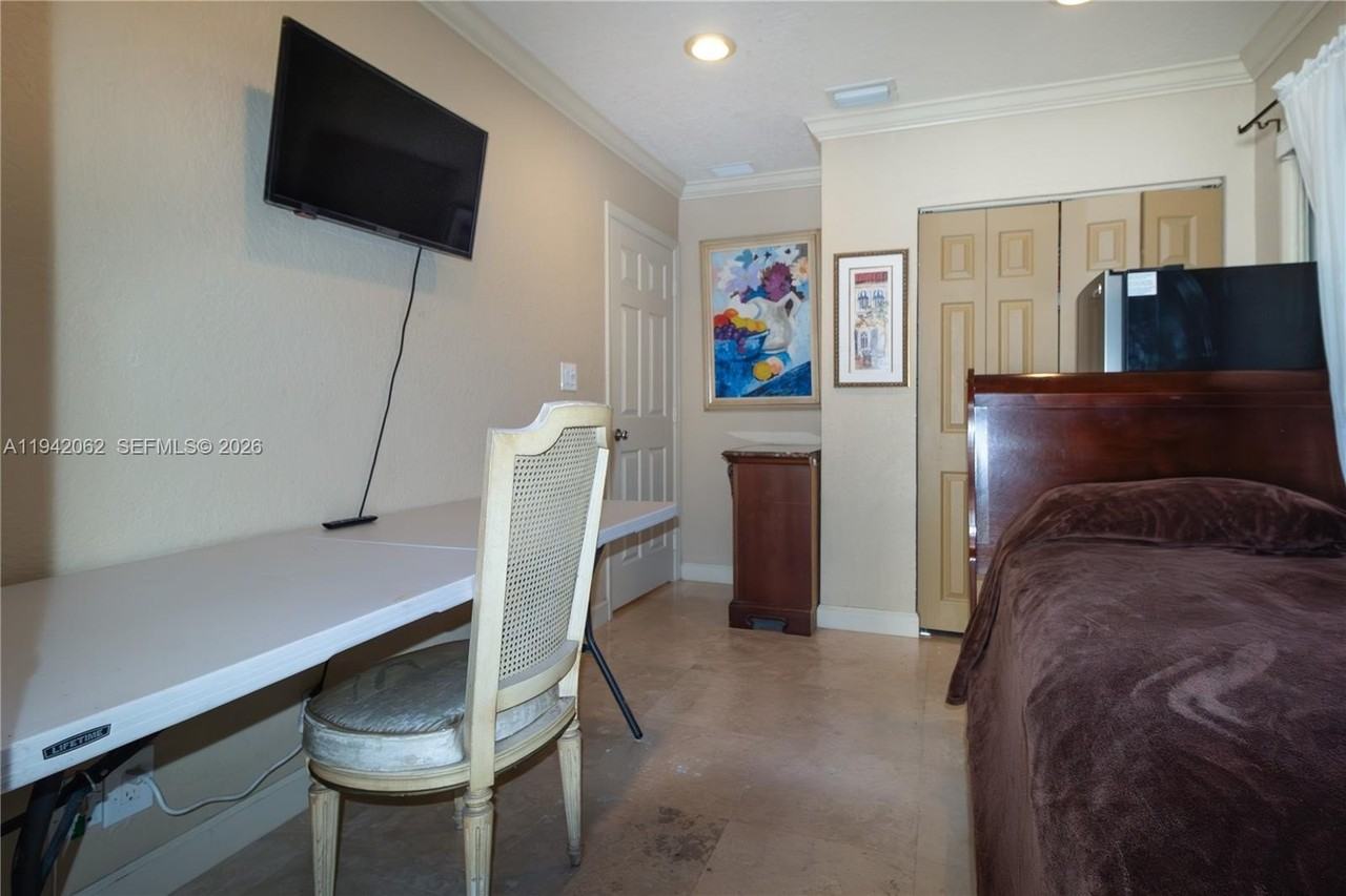 1511 Garfield St #1511 - Photo 3 of 3