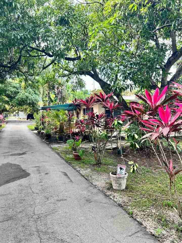 Sw 97th Ave - Photo 4 of 8