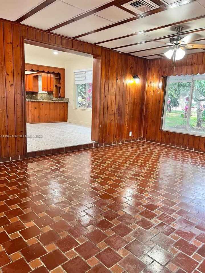 Sw 97th Ave - Photo 6 of 8