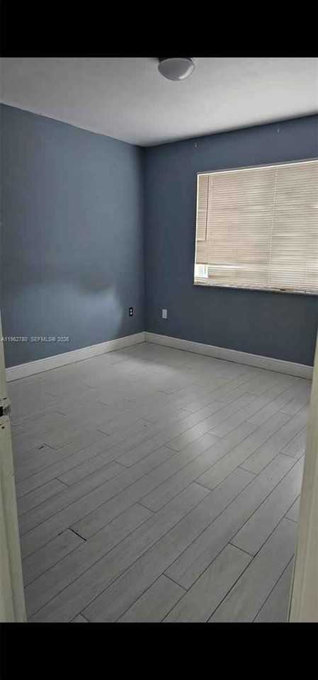 Sw 93rd Ave - Photo 3 of 8