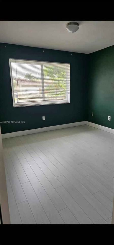 Sw 93rd Ave - Photo 6 of 8