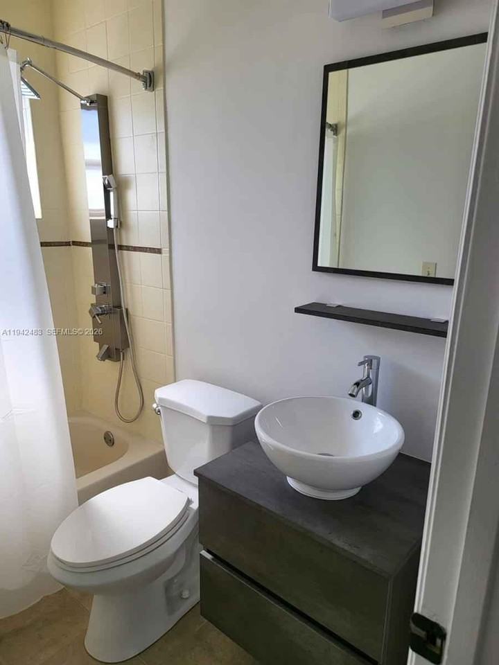 Sw 31st Ave - Photo 2 of 8