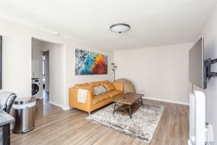 6427 N Hermitage Ave - Photo 1 of 1