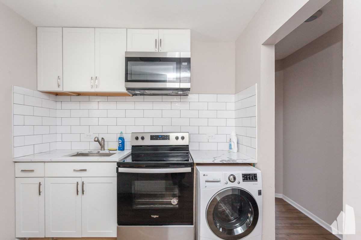 6427 N Hermitage Ave - Photo 4 of 8