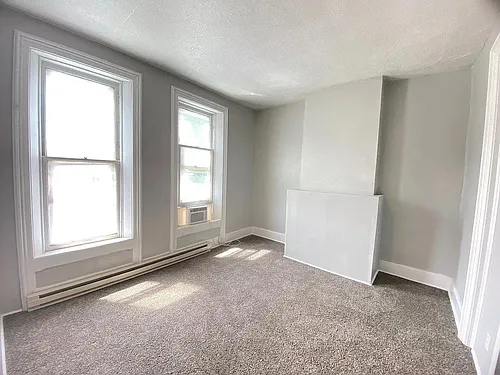 102 N Miami St #C - Photo 2 of 9