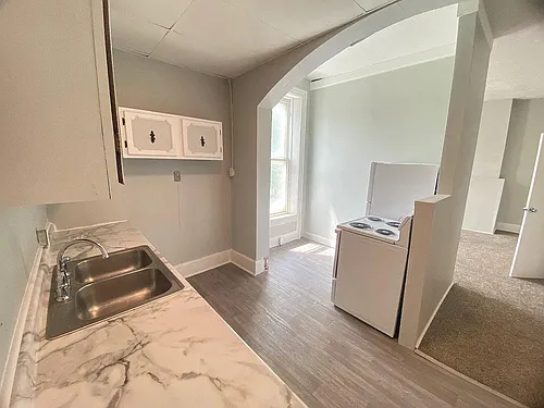 102 N Miami St #C - Photo 6 of 9