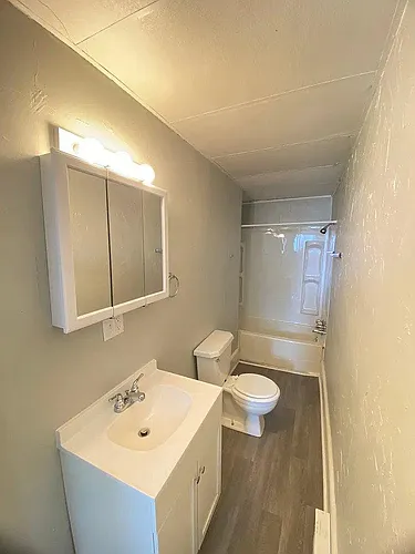 102 N Miami St #C - Photo 7 of 9