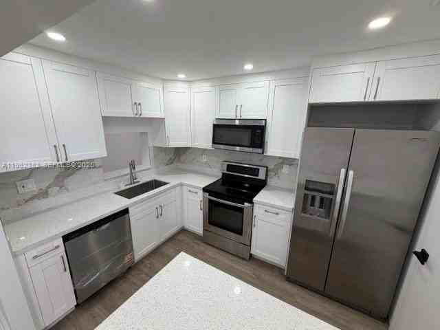 13725 Sw 84th St #C - Photo 4 of 14