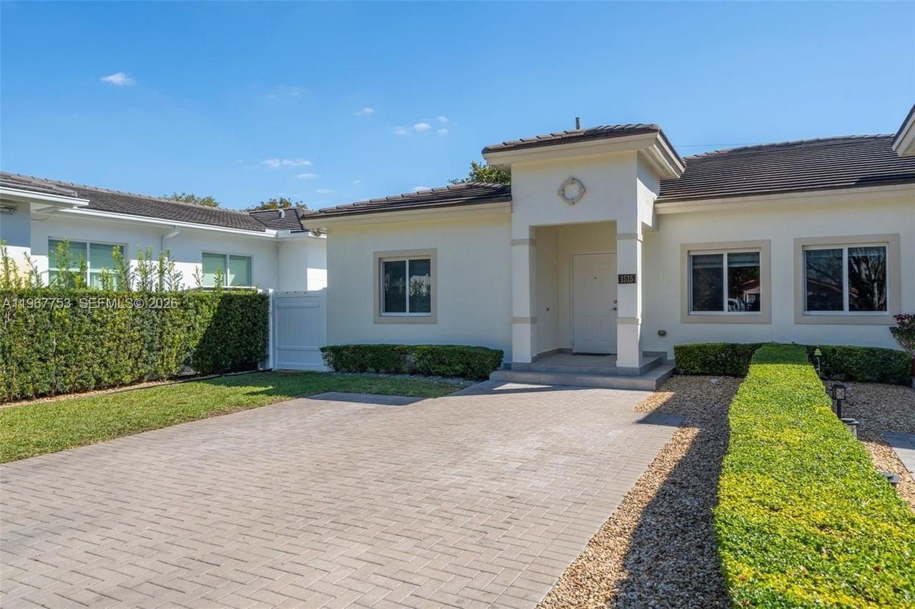 1515 Sw 65th Pl #1515 - Photo 3 of 36