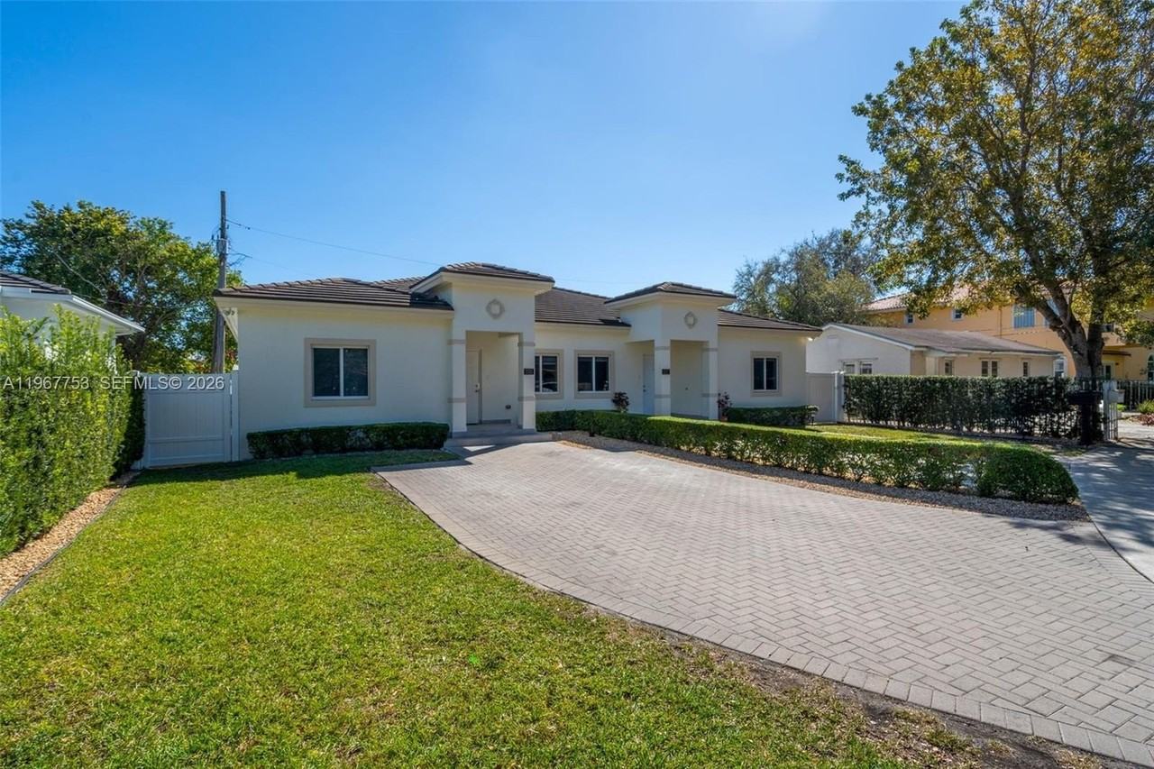 1515 Sw 65th Pl #1515 - Photo 4 of 36