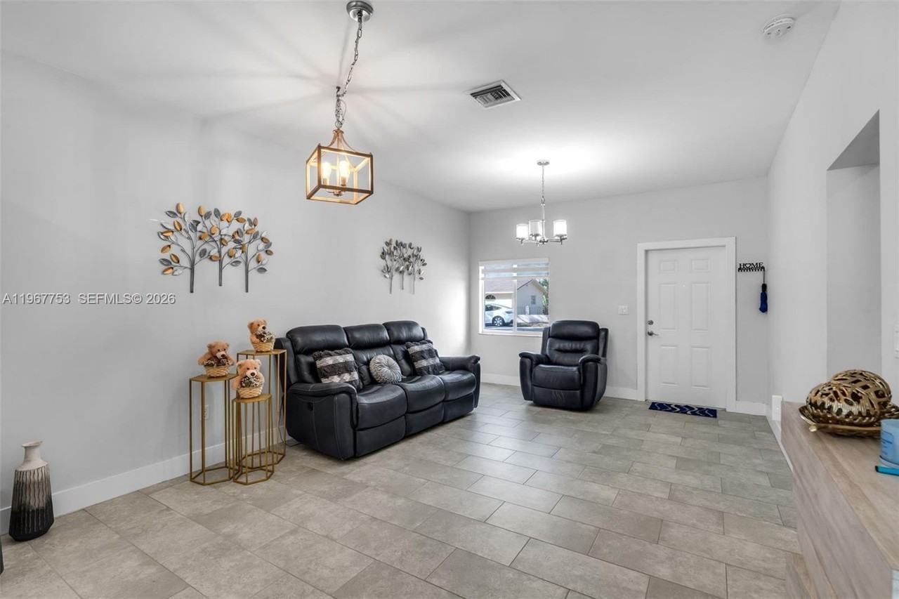 1515 Sw 65th Pl #1515 - Photo 6 of 36