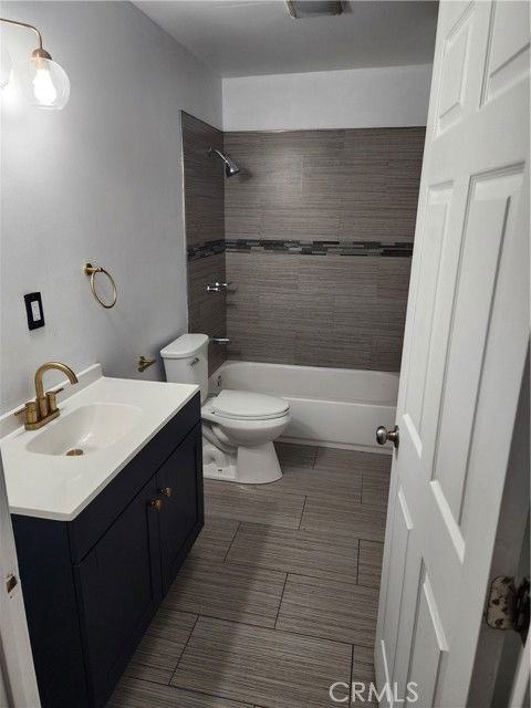 1459 W 102nd St - Photo 3 of 8