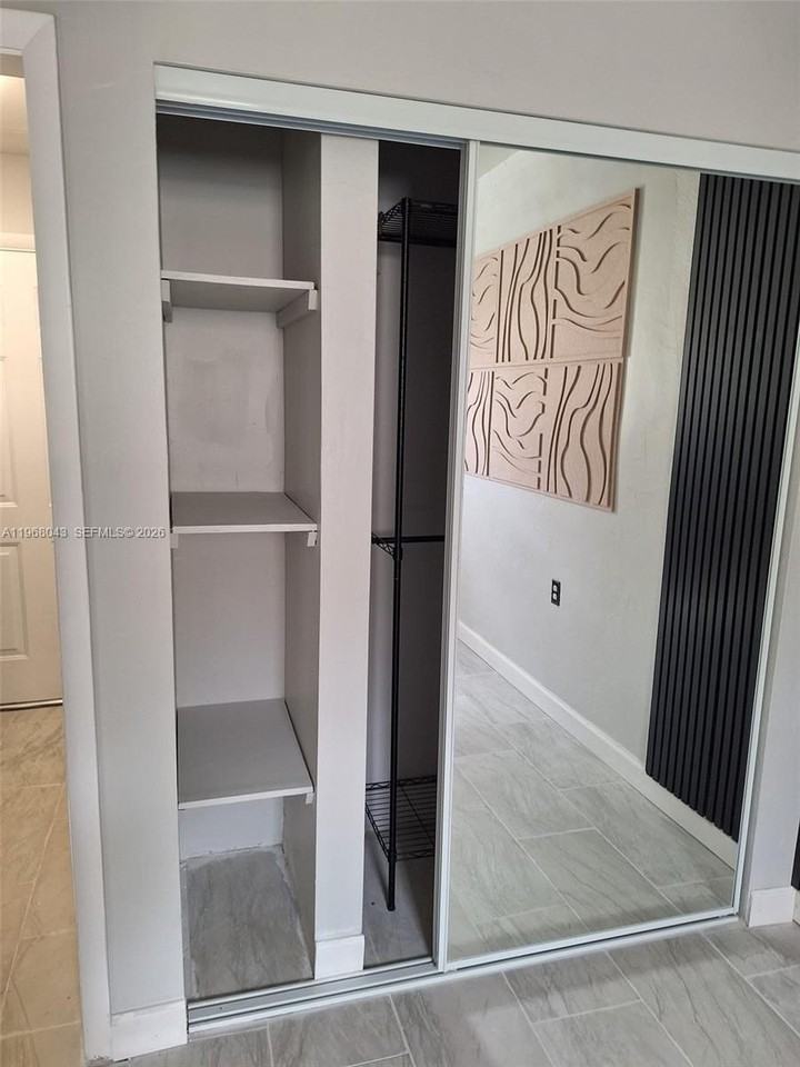 2306 Sunshine Blvd - Photo 3 of 19