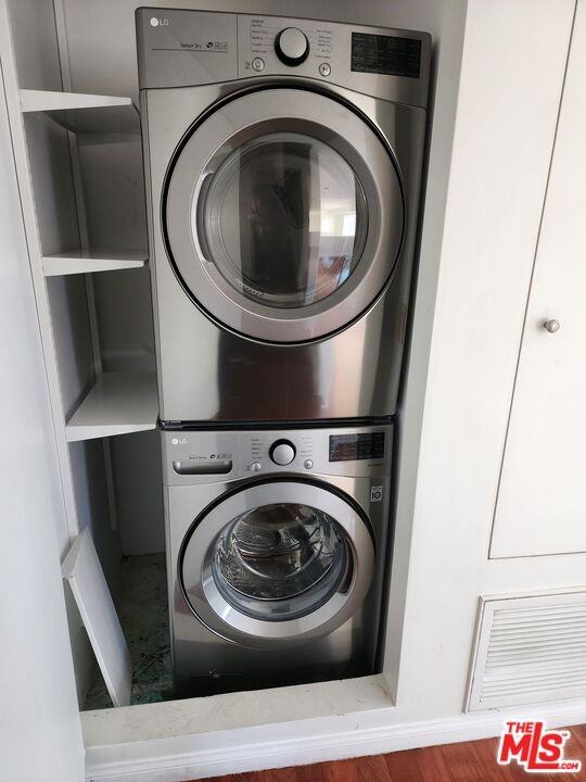 10389 Almayo Ave #102 - Photo 3 of 8