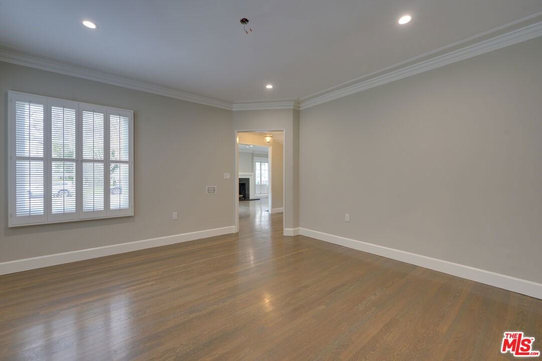 234 S Spalding Dr - Photo 2 of 8