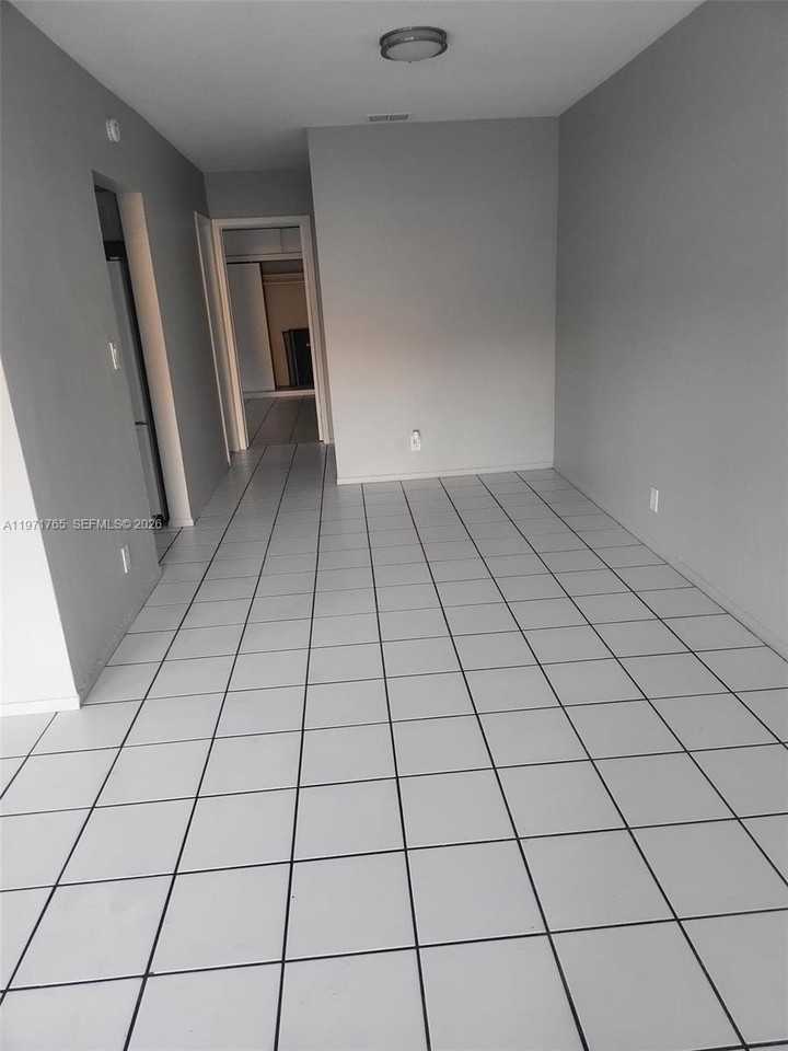 1435 Nw 8th Ave #1435 - Photo 5 of 17