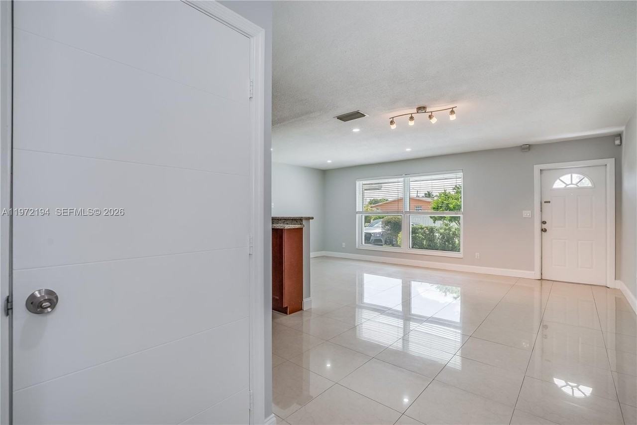 2620 Nw 83rd Ave #A - Photo 4 of 30