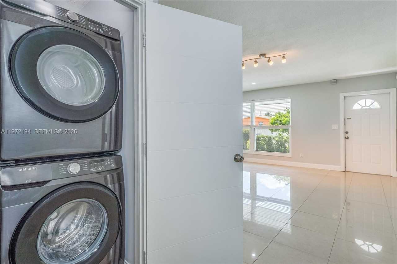 2620 Nw 83rd Ave #A - Photo 5 of 30