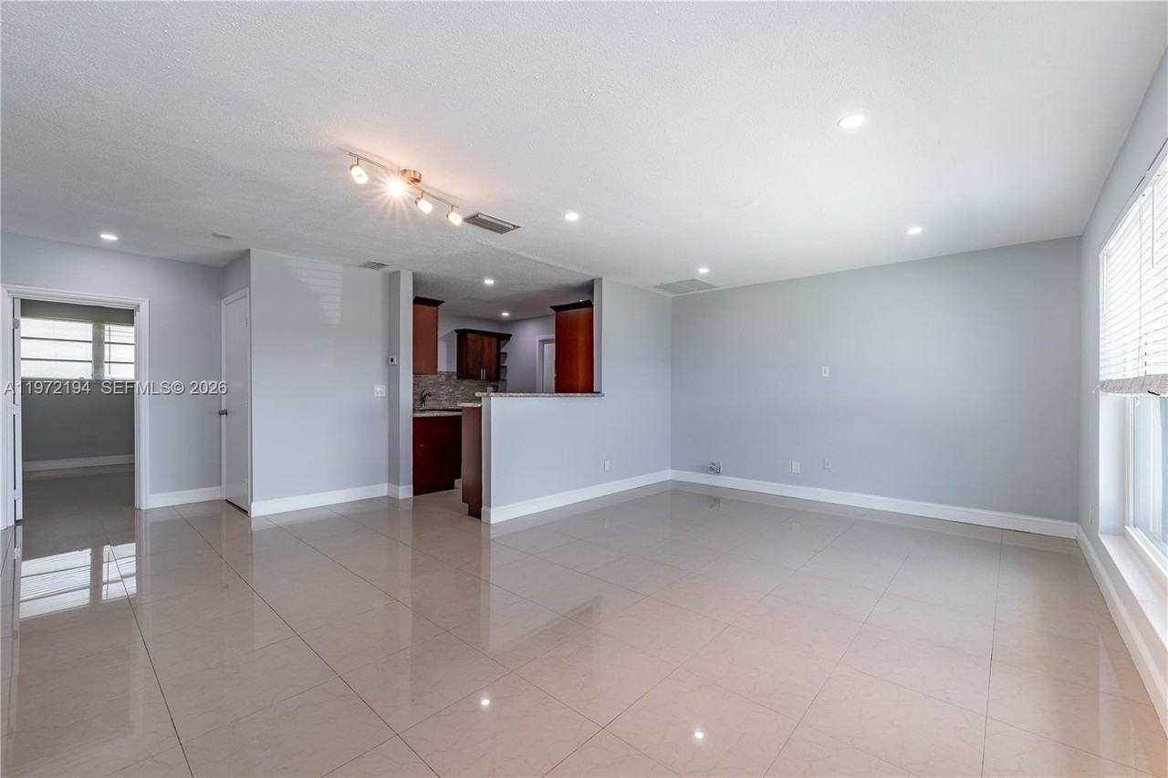 2620 Nw 83rd Ave #A - Photo 6 of 30