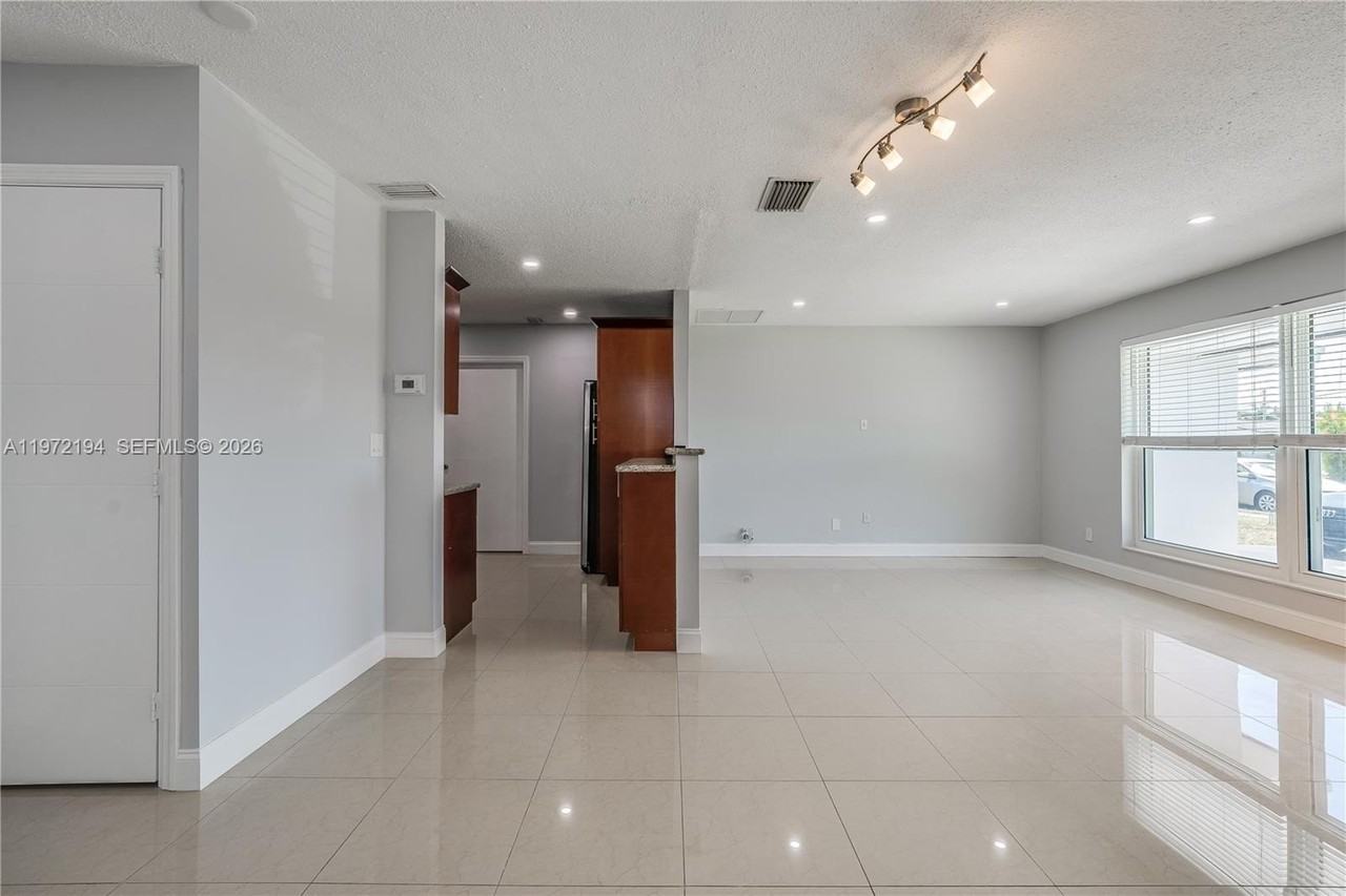 2620 Nw 83rd Ave #A - Photo 7 of 30