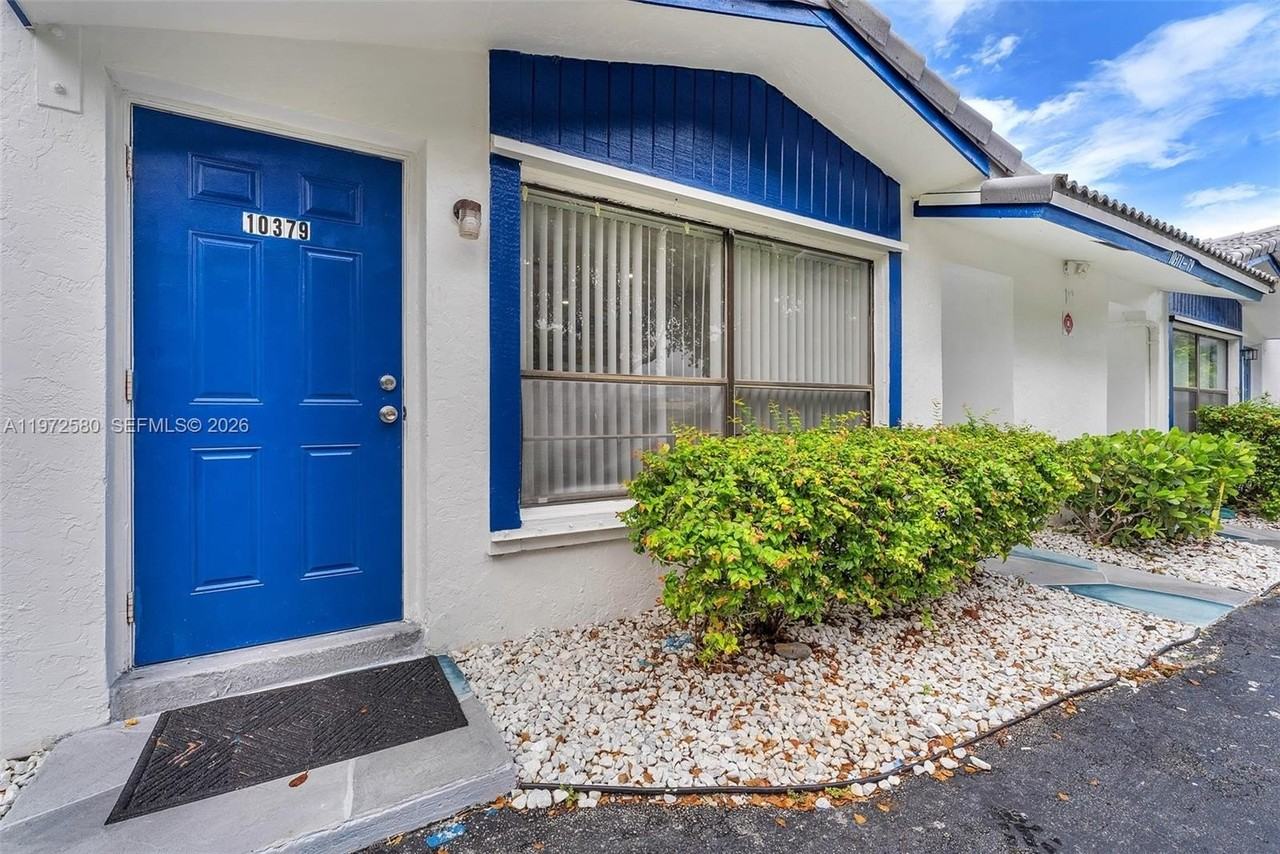 10379 Nw 35th St #10379 - Photo 3 of 33