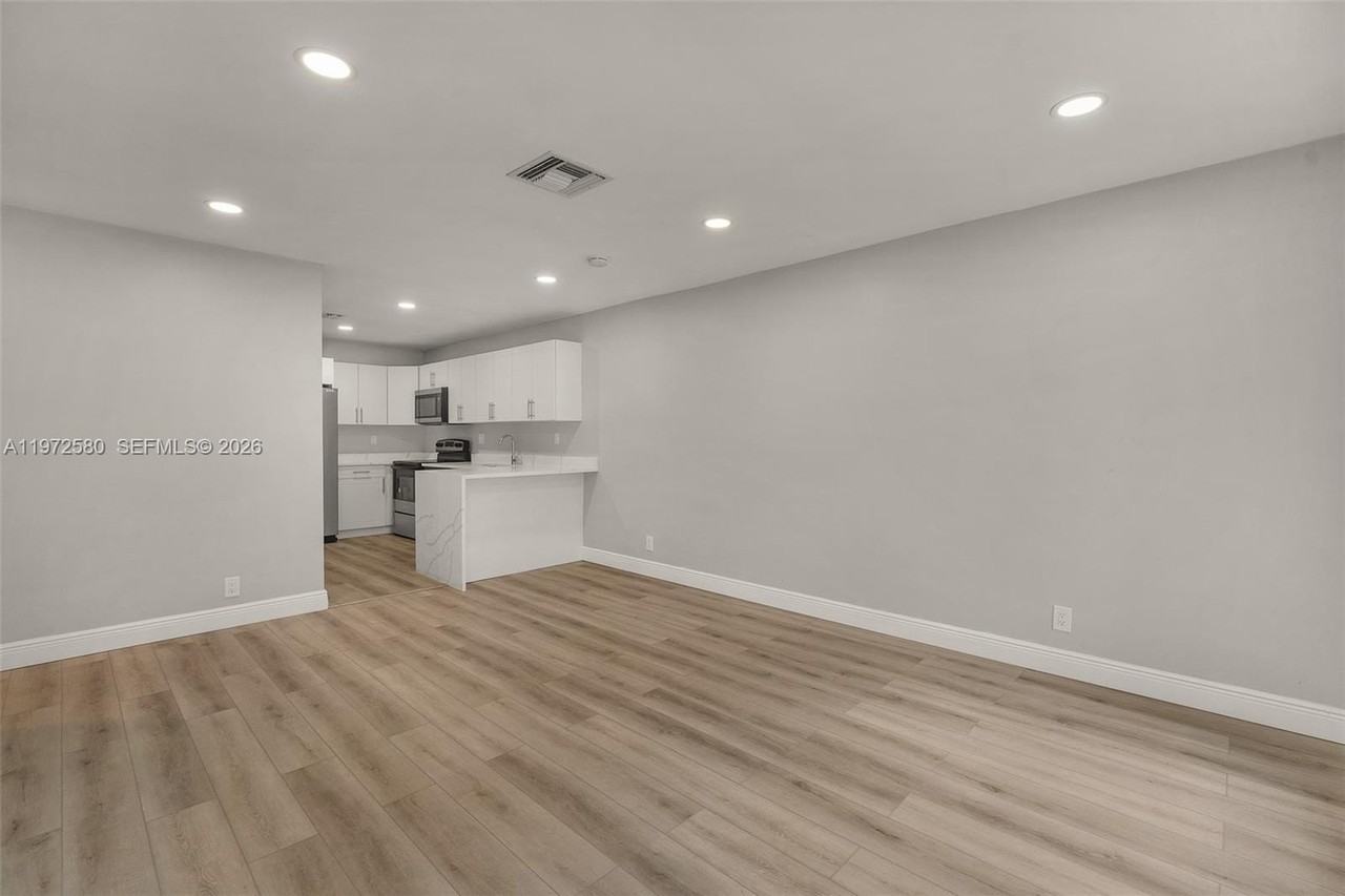 10379 Nw 35th St #10379 - Photo 5 of 33