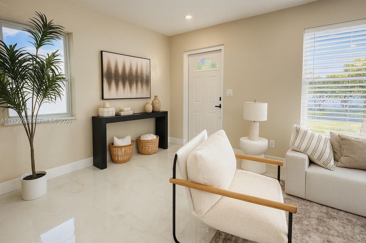 1399 Ne 38th St - Photo 4 of 34