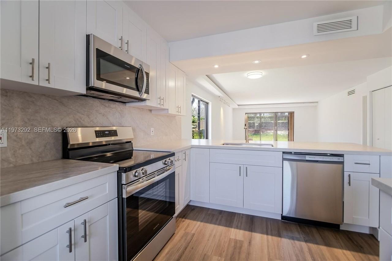 370 Racquet Club Rd #101 - Photo 6 of 21