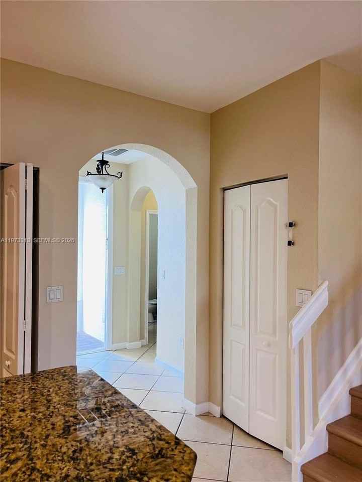 7009 Romana Way #1605 - Photo 4 of 16