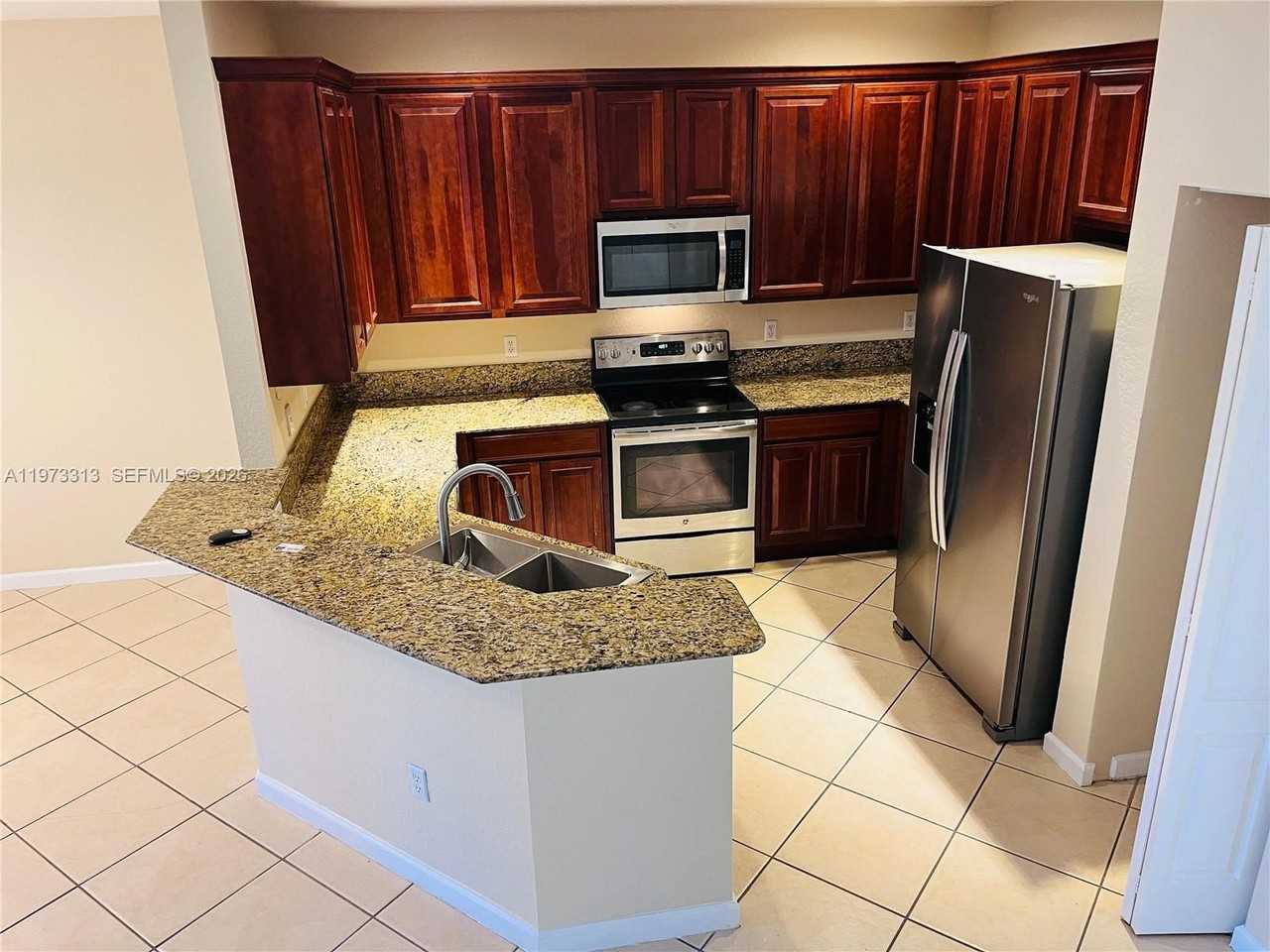7009 Romana Way #1605 - Photo 7 of 16