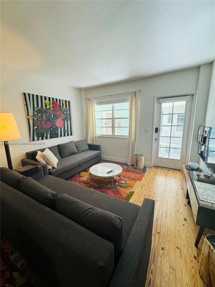 1755 Washington Ave #3C - Photo 4 of 18