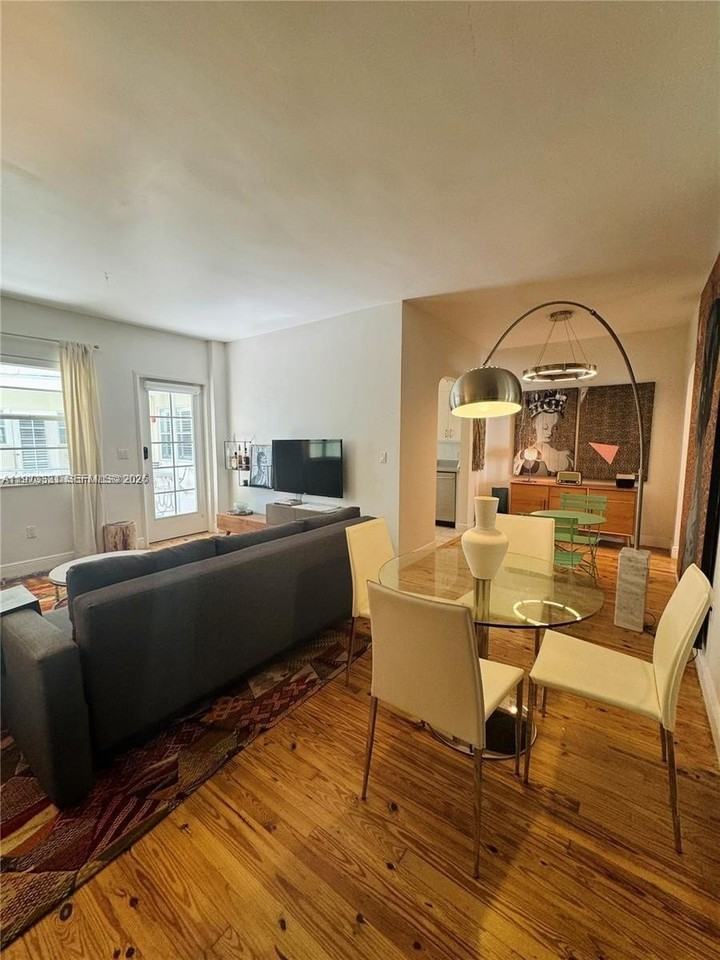 1755 Washington Ave #3C - Photo 6 of 18