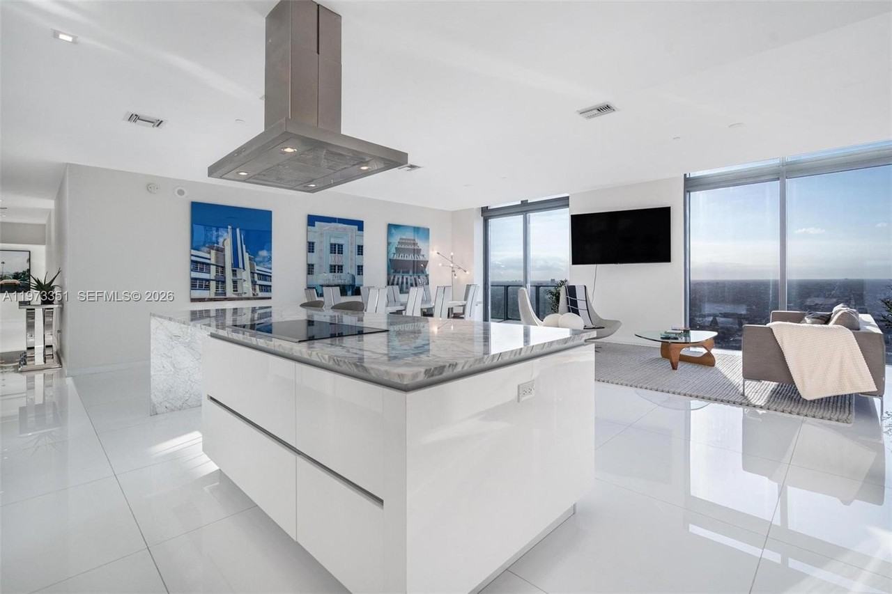 88 Sw 7th St #4203 - Photo 5 of 49