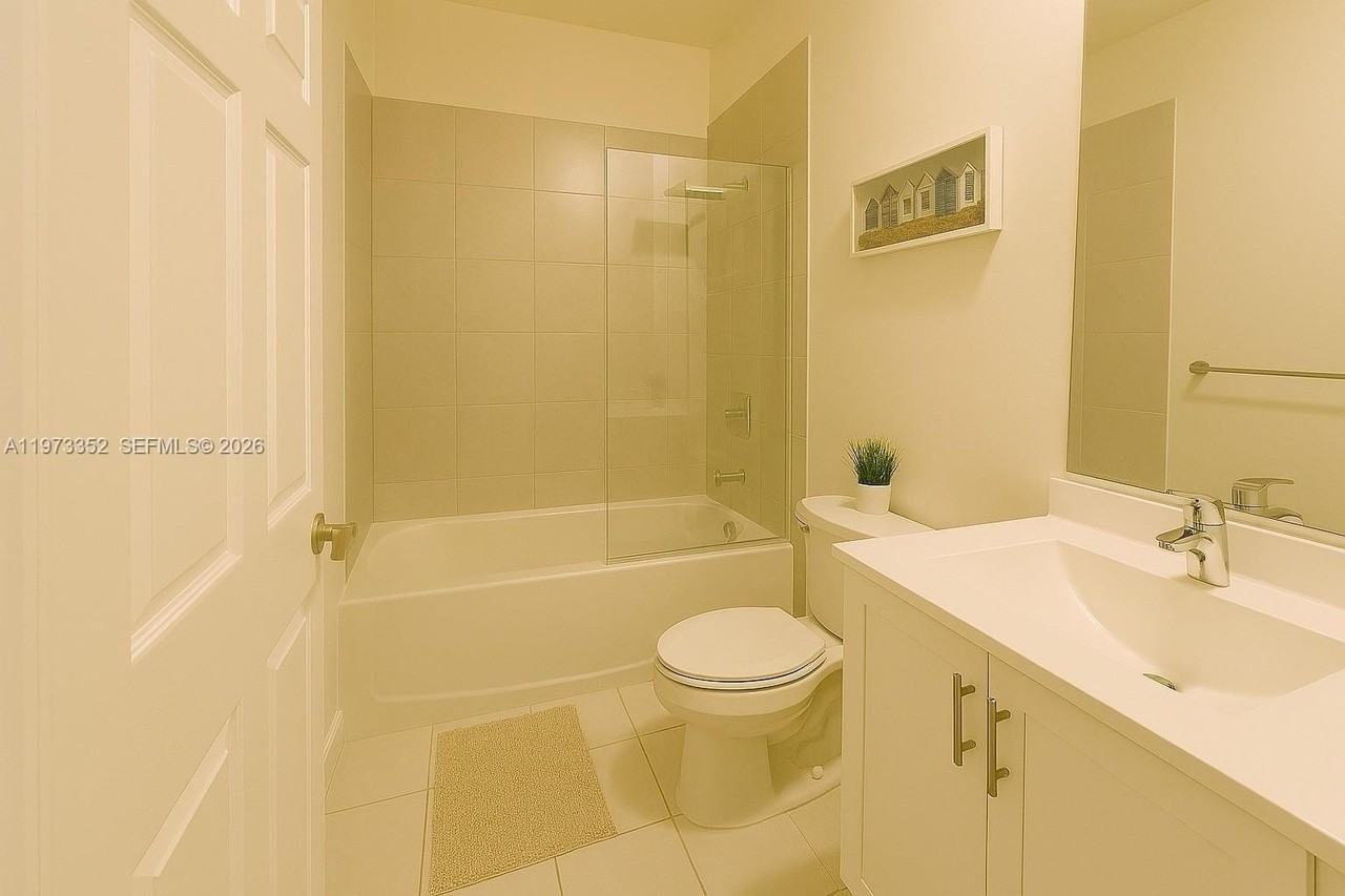 10711 W 32nd Ln #10711 - Photo 5 of 11