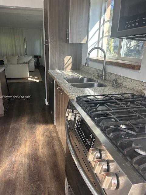 1785 Calais Dr #5 - Photo 2 of 20