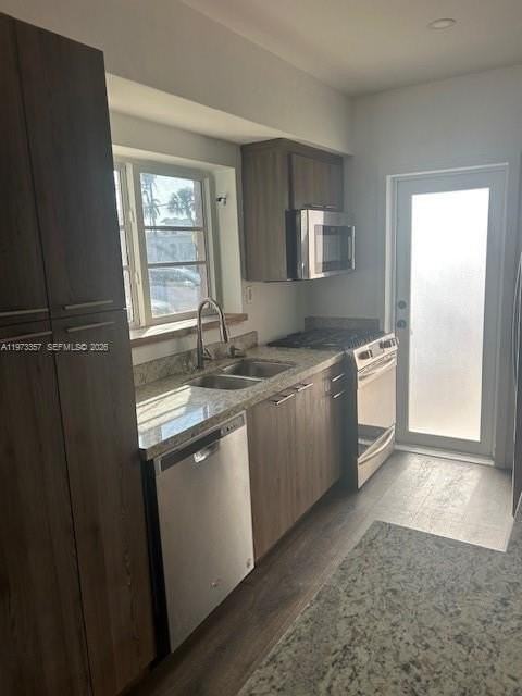 1785 Calais Dr #5 - Photo 4 of 20