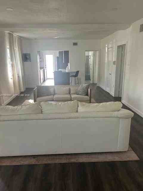 1785 Calais Dr #5 - Photo 5 of 20