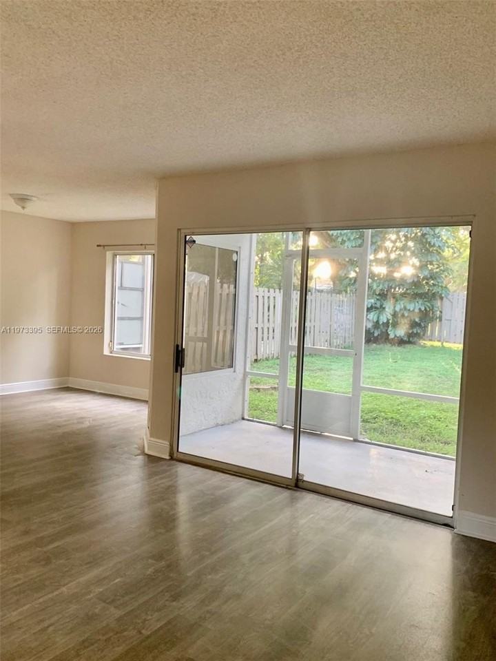 9516 Sw 140th Ct #9516 - Photo 2 of 11