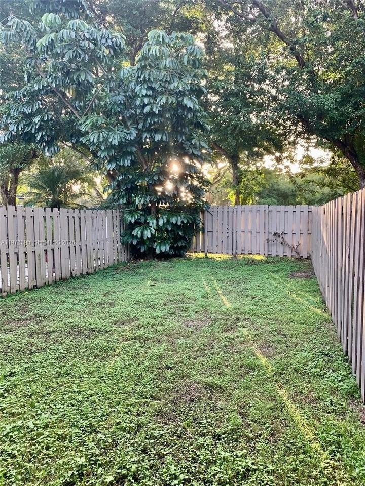 9516 Sw 140th Ct #9516 - Photo 3 of 11