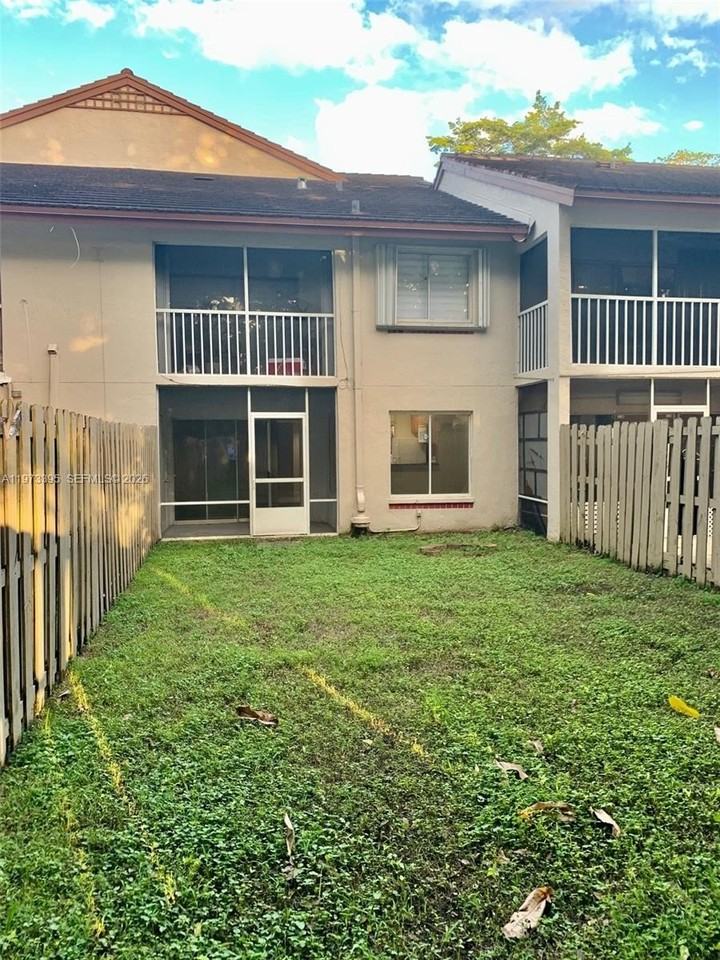 9516 Sw 140th Ct #9516 - Photo 4 of 11