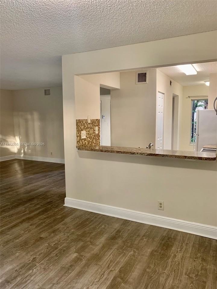 9516 Sw 140th Ct #9516 - Photo 5 of 11